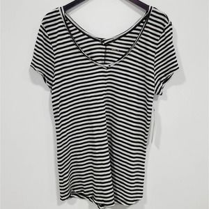 14th & Union V-Neck Short Sleeve Women's Top